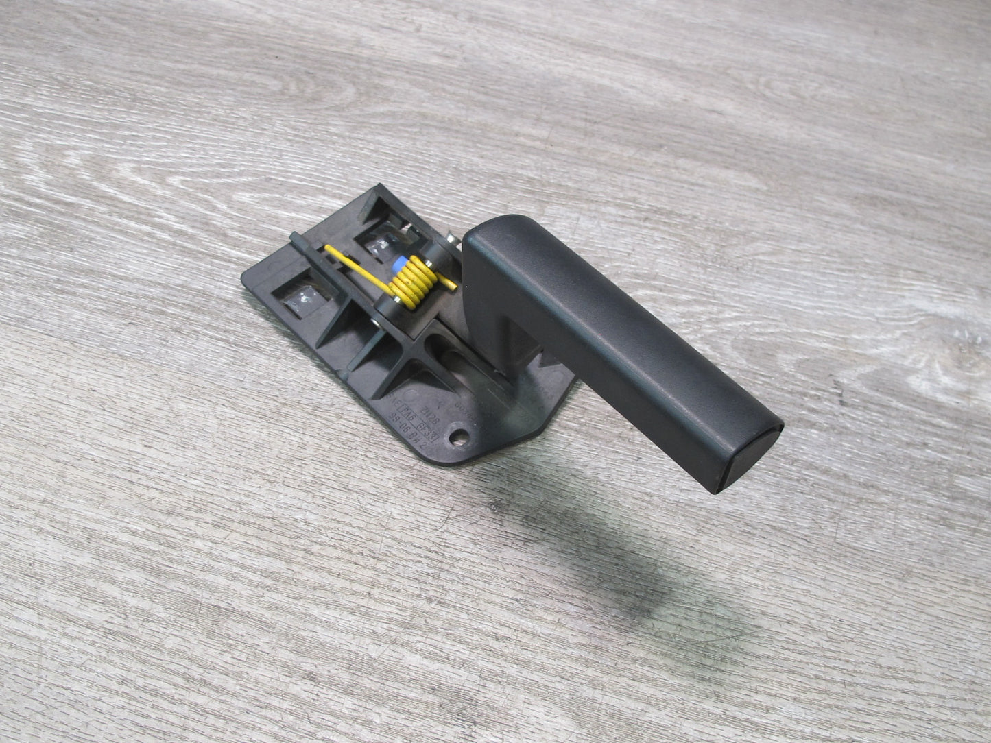 2003-2007 Hummer H2 Front Right Passenger Side Door Interior Handle