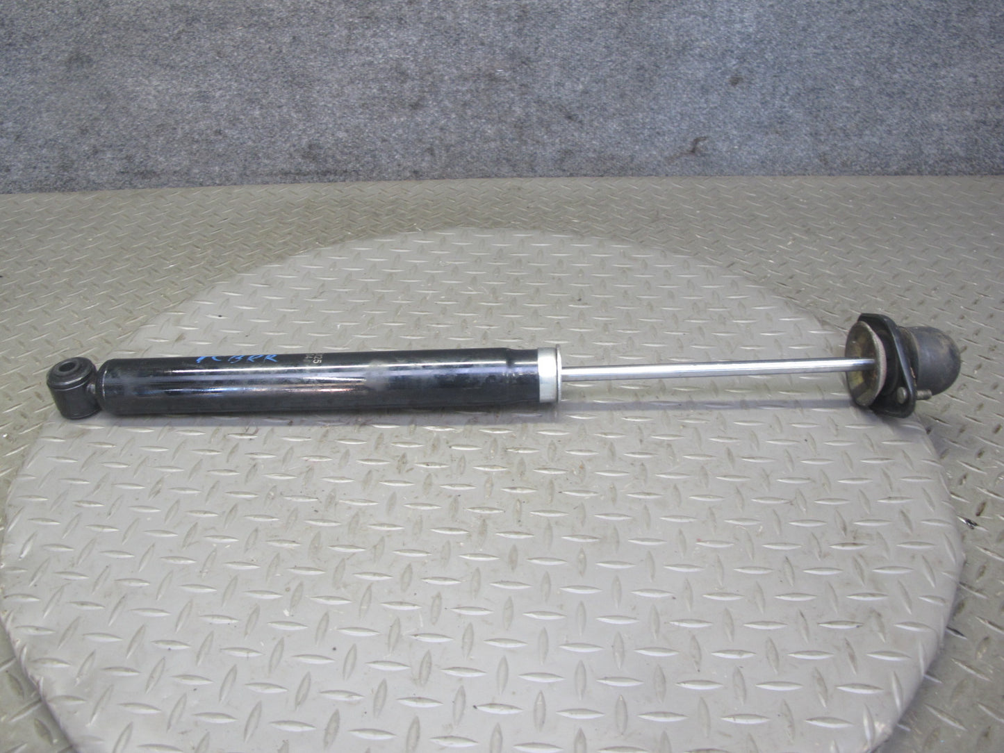 94-99 BMW E36 3-SERIES Convertible Set of 2 Rear Left Right Strut Shock Absorber