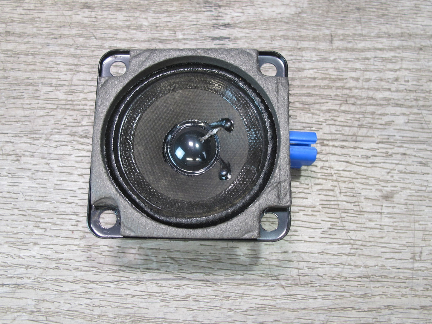 2003-2006 Hummer H2 Rear Upper Quarter D Pillar Bose Audio Speaker Set