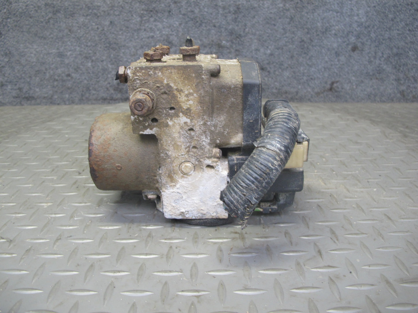 2003-2007 Hummer H2 ABS Anti Lock Brake Actuator Pump Motor Unit Module