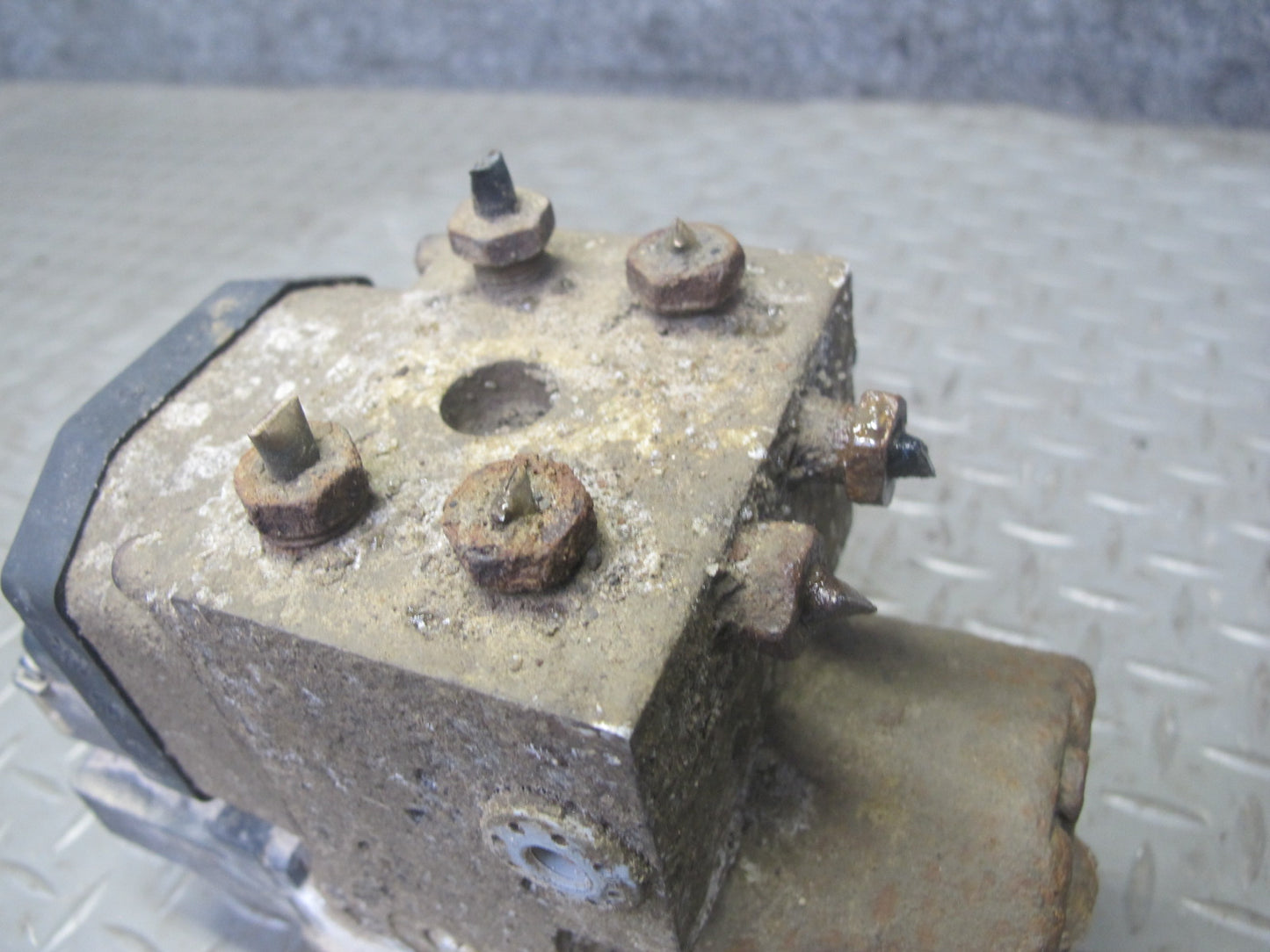 2003-2007 Hummer H2 ABS Anti Lock Brake Actuator Pump Motor Unit Module