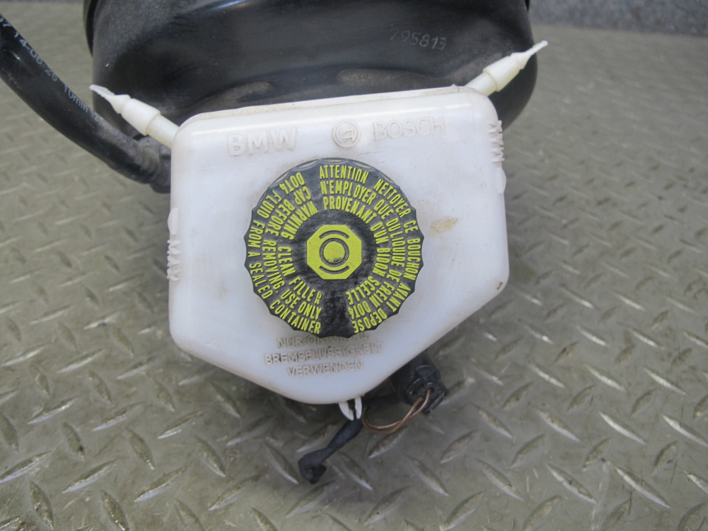 14-16 BMW F30 F31 F32 F33 F34 Brake Master Cylinder Booster Fluid Reservoir OEM