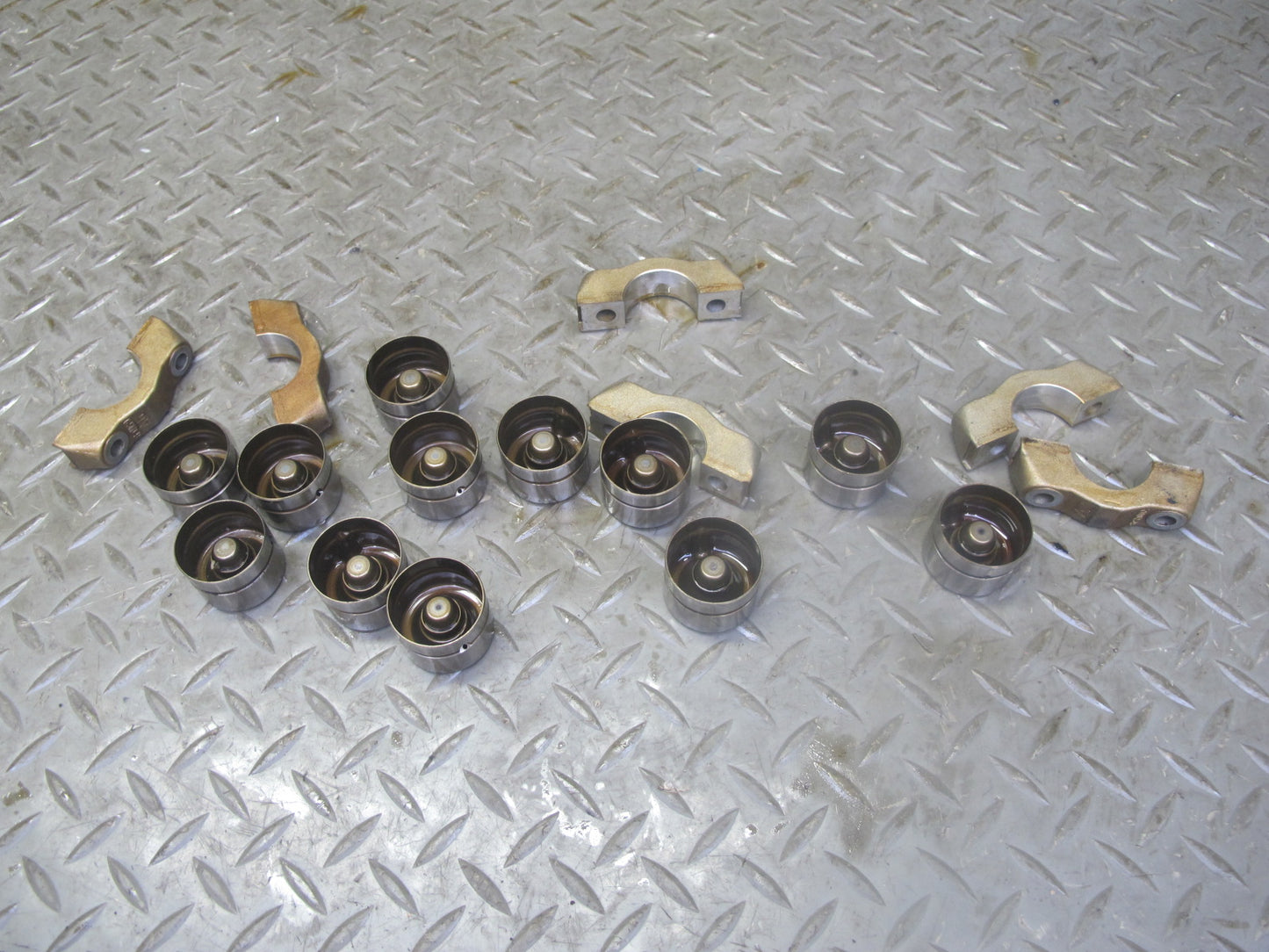 96-99 BMW E36 E39 Z3 M52 Engine Exhaust Camshaft Bearing Ledge Tray Set OEM