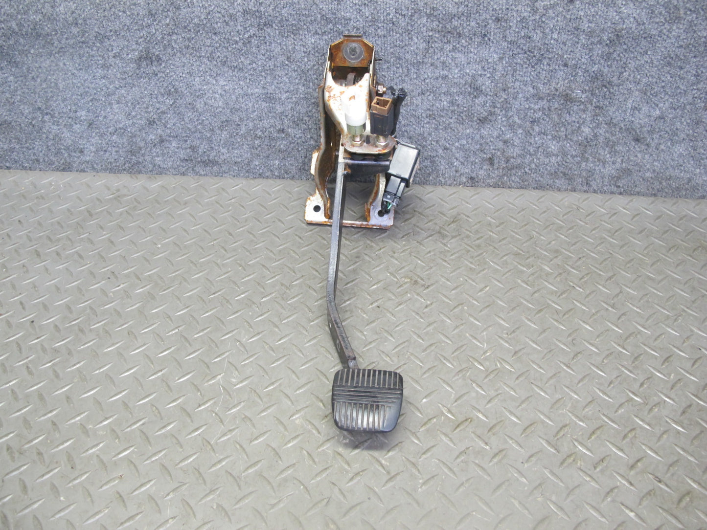1993 Nissan Z32 300ZX M/T Gas Acceleration Throttle & Brake Stop Pedal Set OEM