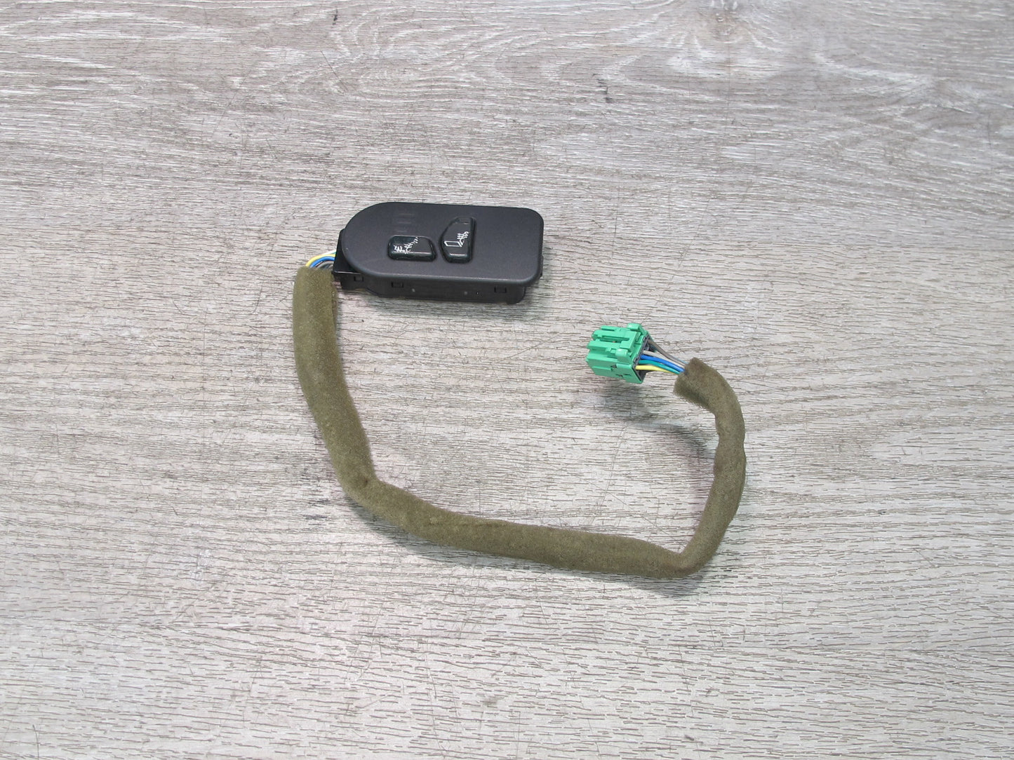 2003-2007 Hummer H2 Front Right Pass Side Door Seat Heat Heater Switch