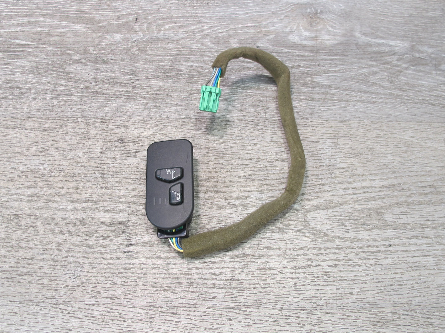 2003-2007 Hummer H2 Front Right Pass Side Door Seat Heat Heater Switch