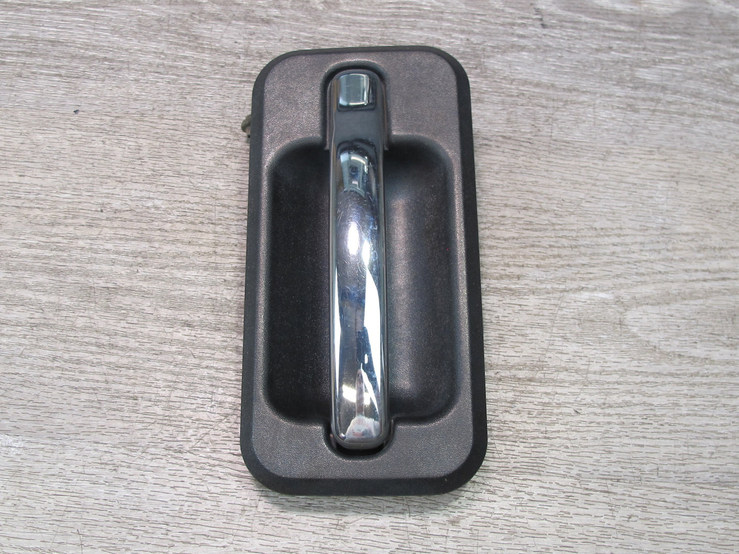 2003-2006 Hummer H2 Rear Left Driver Side Door Exterior Handle 15104797