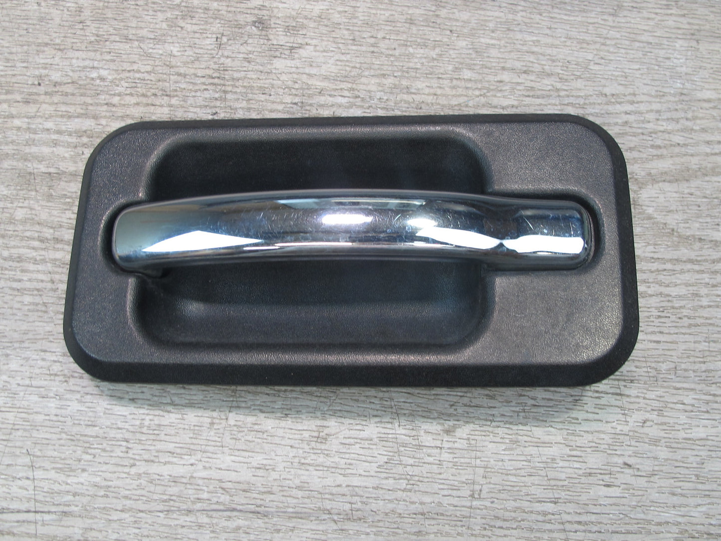 2003-2006 Hummer H2 Rear Left Driver Side Door Exterior Handle 15104797