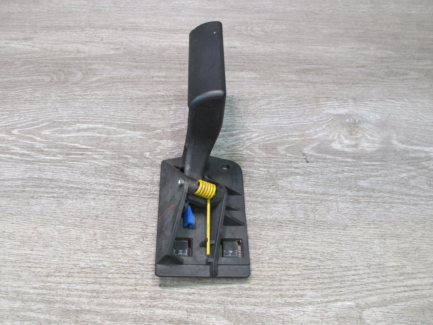 2003-2007 Hummer H2 Rear Right Passenger Side Door Interior Handle