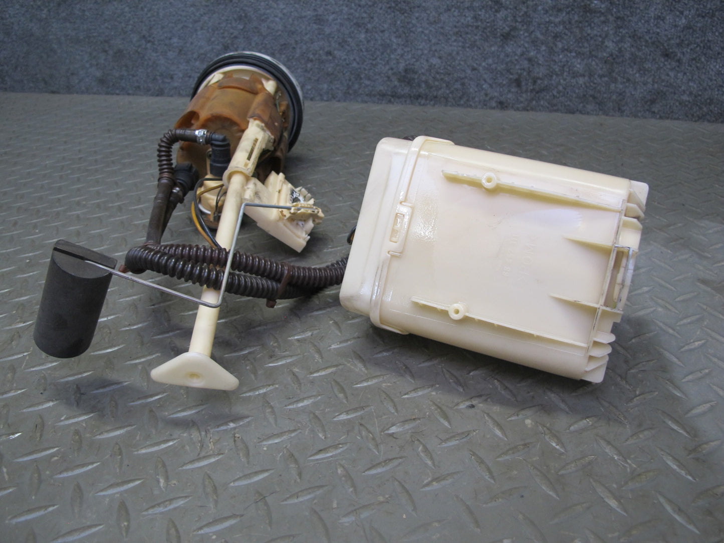 2002-2004 Porsche Boxster 986 in Tank Fuel Gas Pump Sender Unit Module Assembly