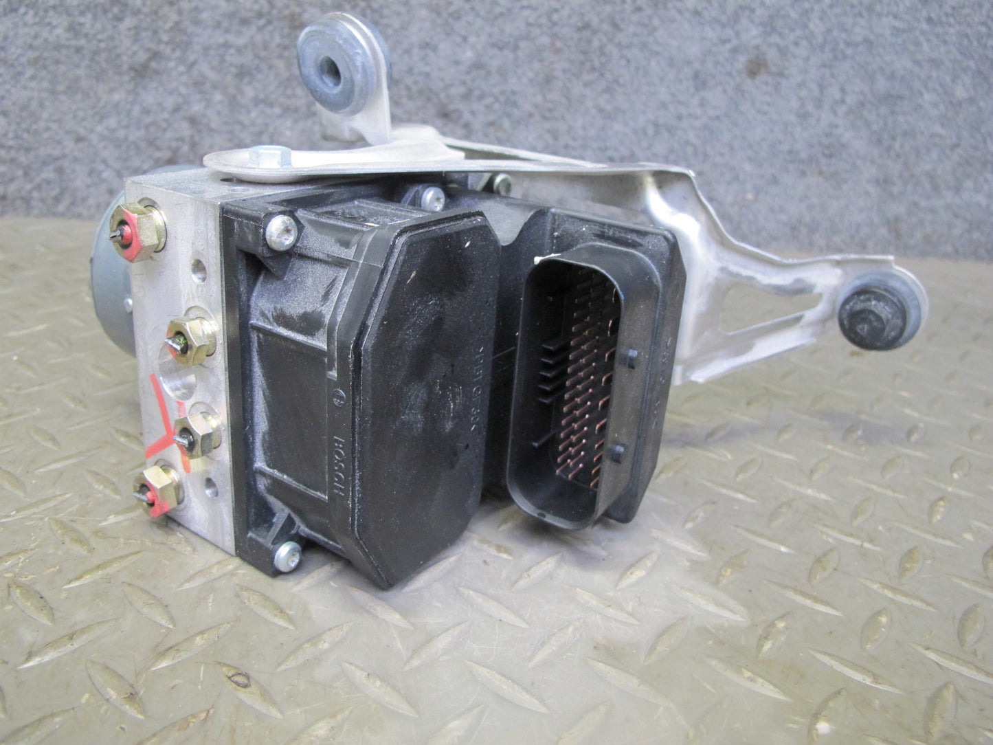 2003-2004 Porsche Boxster 986 ABS Anti Lock Brake Pump Actuator Control Module