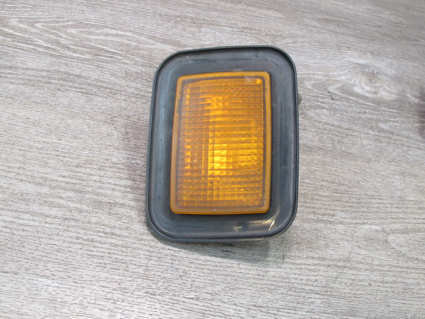 2003-2009 Hummer H2 Front Left & Right Turn Signal Parking Light Lamp Set of 2