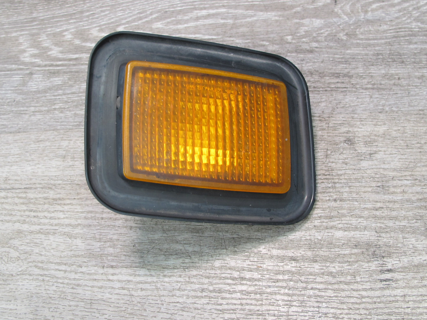 2003-2009 Hummer H2 Front Left & Right Turn Signal Parking Light Lamp Set of 2