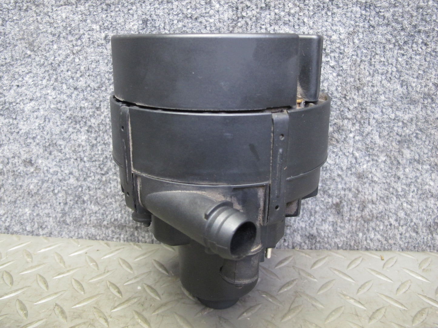 2000-2004 Porsche Boxster 986 Engine Secondary Air Injection Cooling Pump