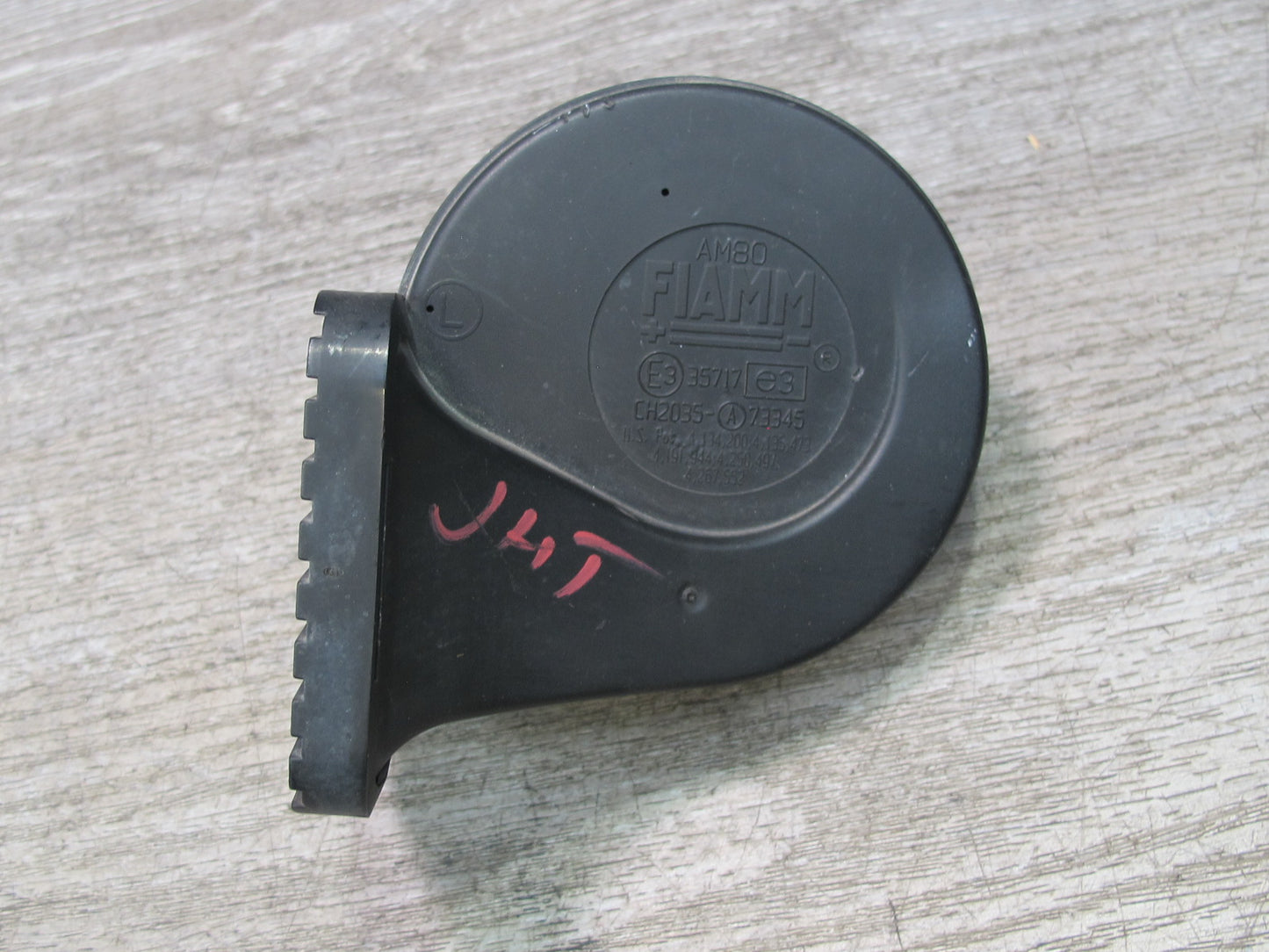2003-2009 Hummer H2 High & Low Tone Note Pitch Horn Signal Set of 2