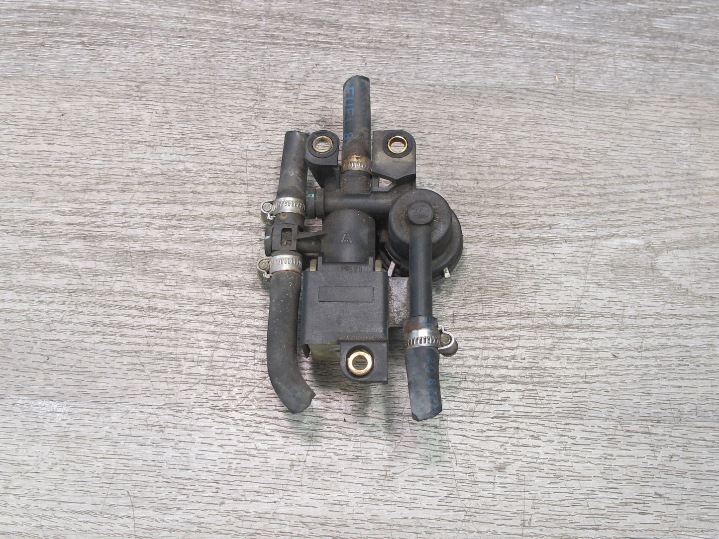 96-99 BMW E36 E39 Z3 M52 M50 Fuel Pressure Regulator Control Valve 1740281 OEM
