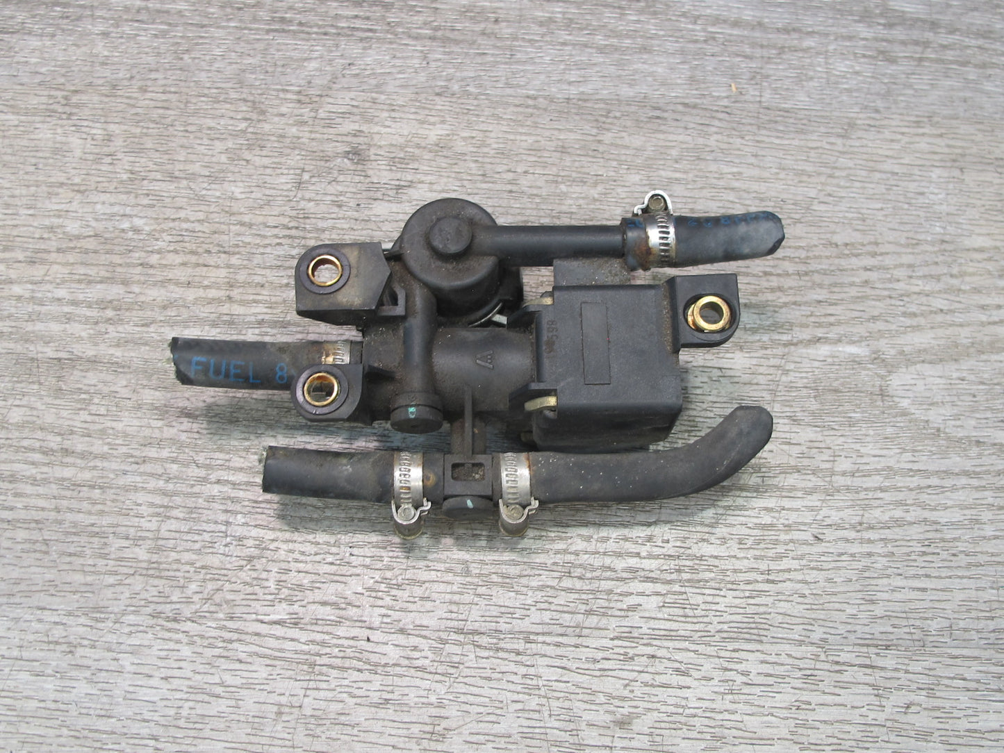 96-99 BMW E36 E39 Z3 M52 M50 Fuel Pressure Regulator Control Valve 1740281 OEM