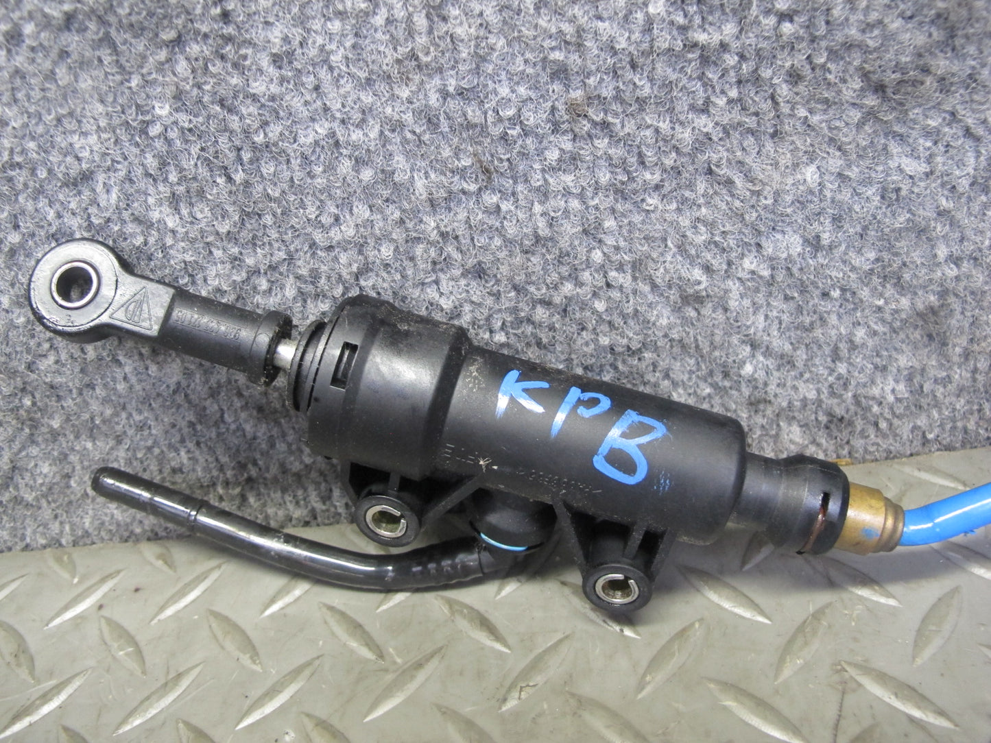 1997-2004 Porsche Boxster 986 Manual Transmission Clutch Master Cylinder W/ Pipe