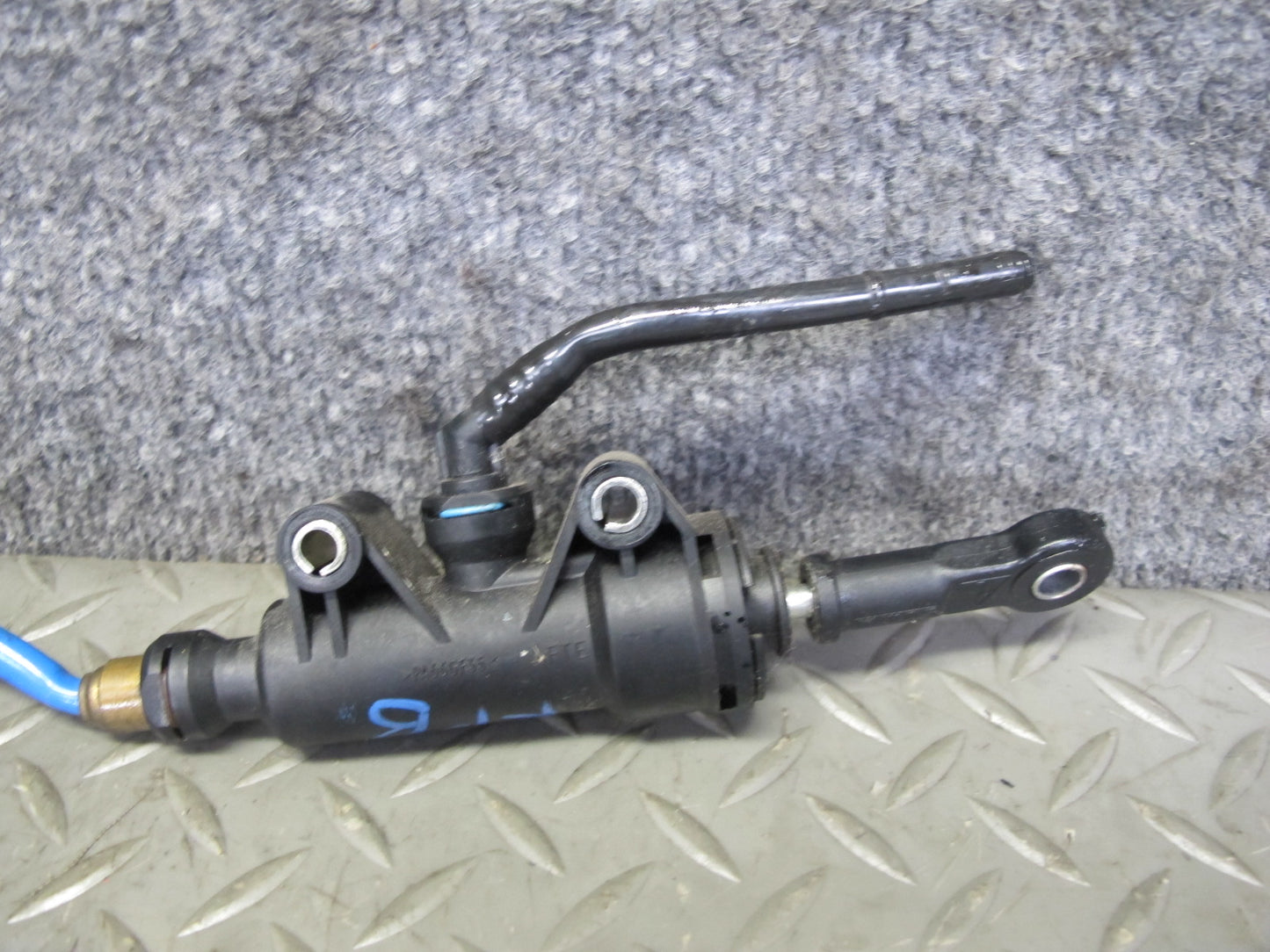 1997-2004 Porsche Boxster 986 Manual Transmission Clutch Master Cylinder W/ Pipe