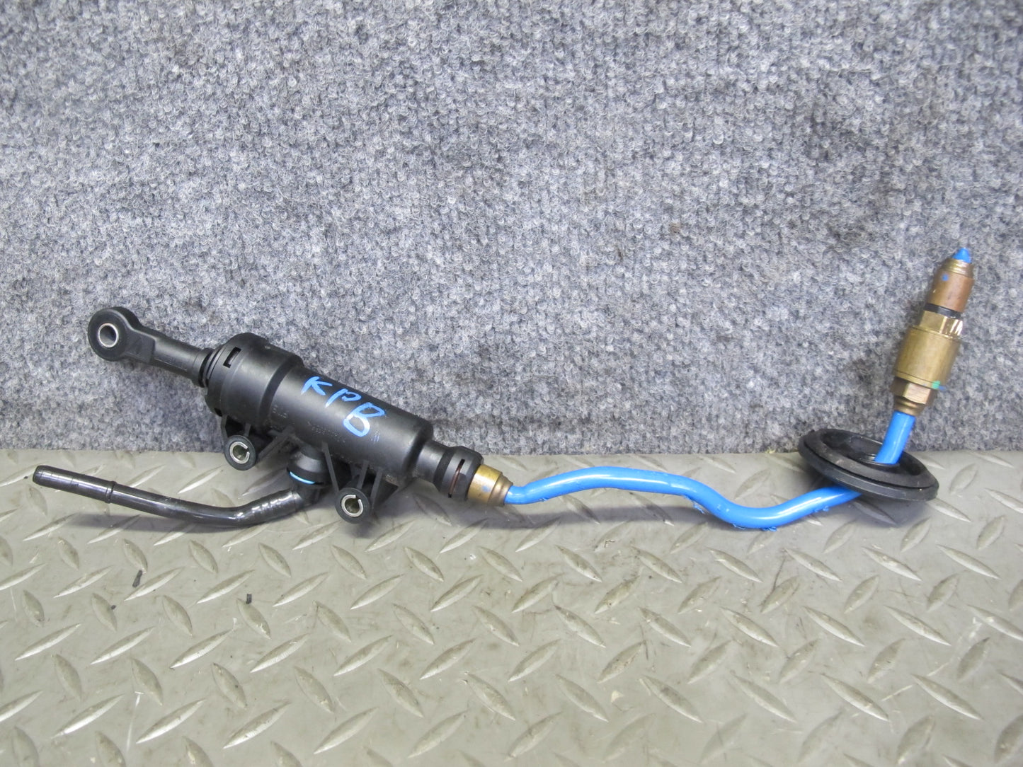 1997-2004 Porsche Boxster 986 Manual Transmission Clutch Master Cylinder W/ Pipe