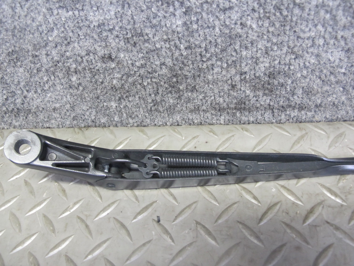 1997-2004 Porsche Boxster 986 Front Left & Right Side Windshield Wiper Arm Set