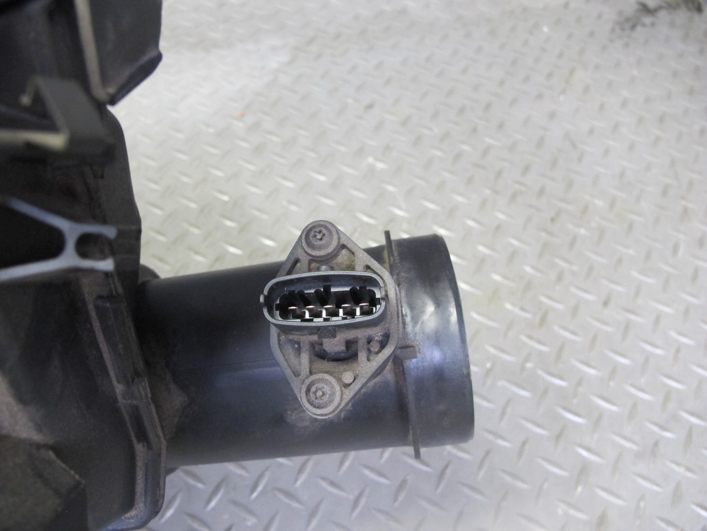1997-2004 Porsche Boxster 986 Engine Air Intake Cleaner Filter Box Housing