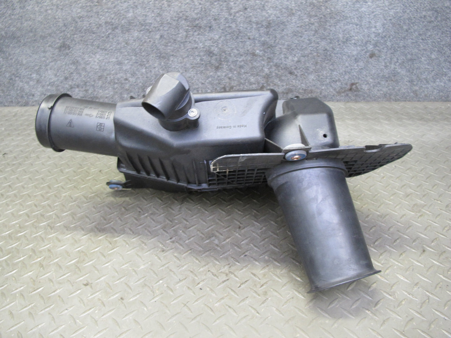 1997-2004 Porsche Boxster 986 Engine Air Intake Cleaner Filter Box Housing