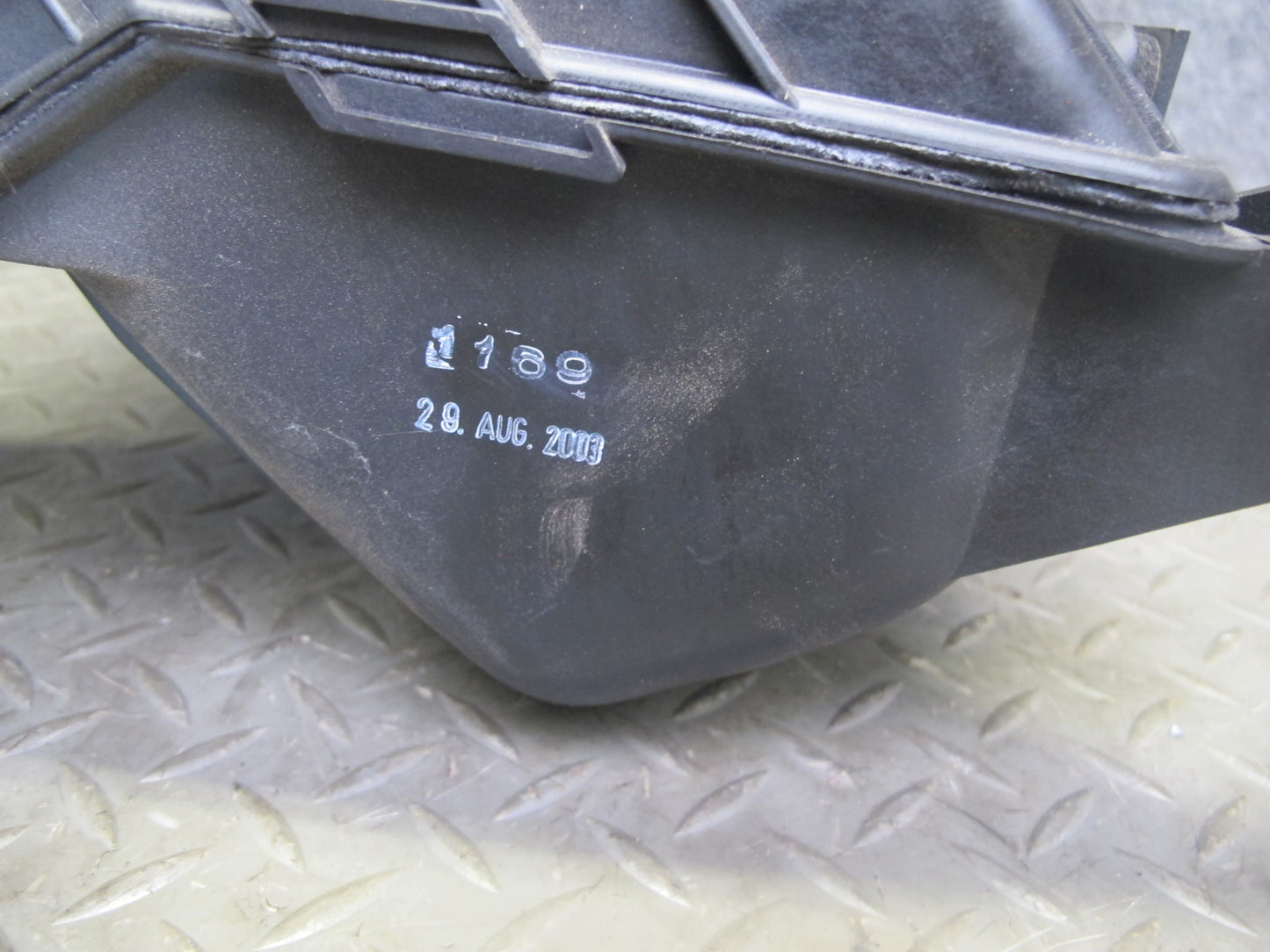 1997-2004 Porsche Boxster 986 Engine Air Intake Cleaner Filter Box Housing