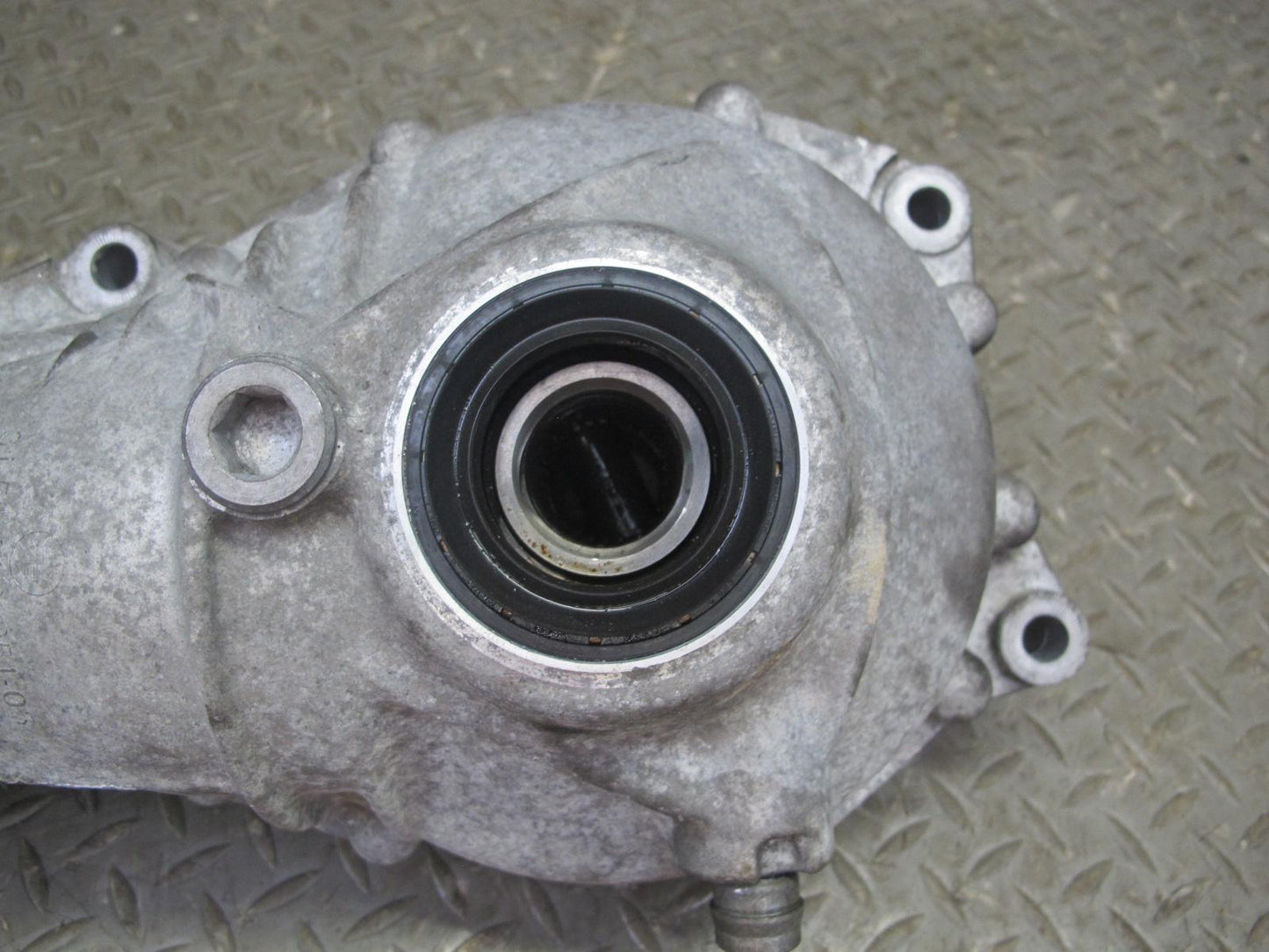 2010-2013 BMW E70 E71 X5M X6M AWD Front Differential Carrier 3.91 Ratio 96k