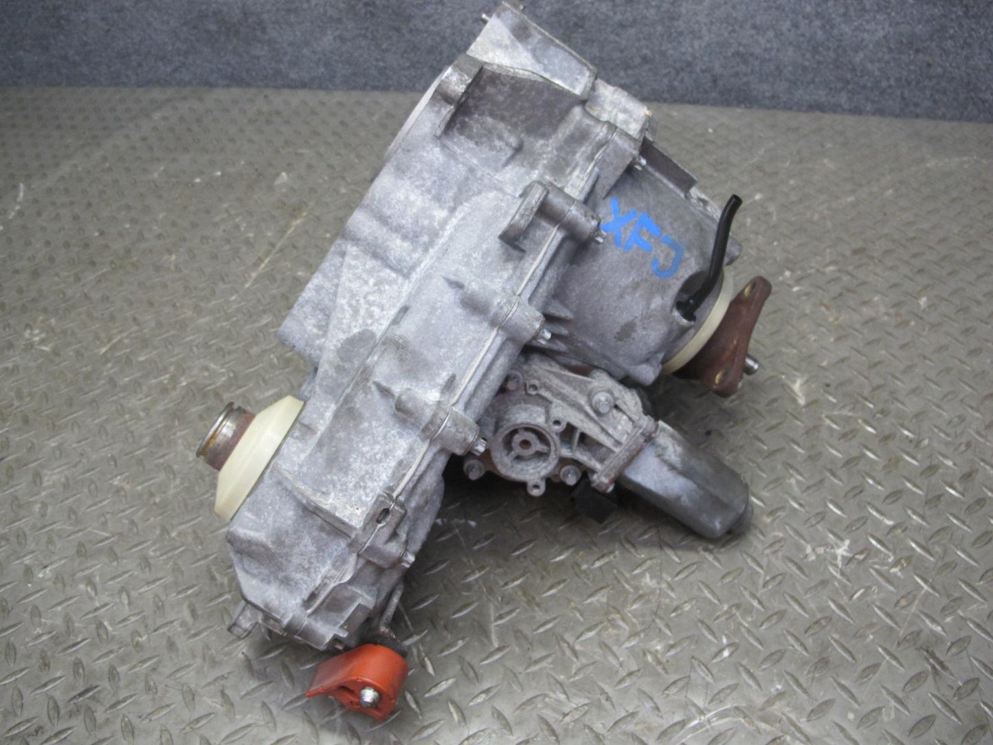 2010-2013 BMW E70 E71 X5M X6M 4.4L ATC700 Transfer Case Box w Motor 7599887