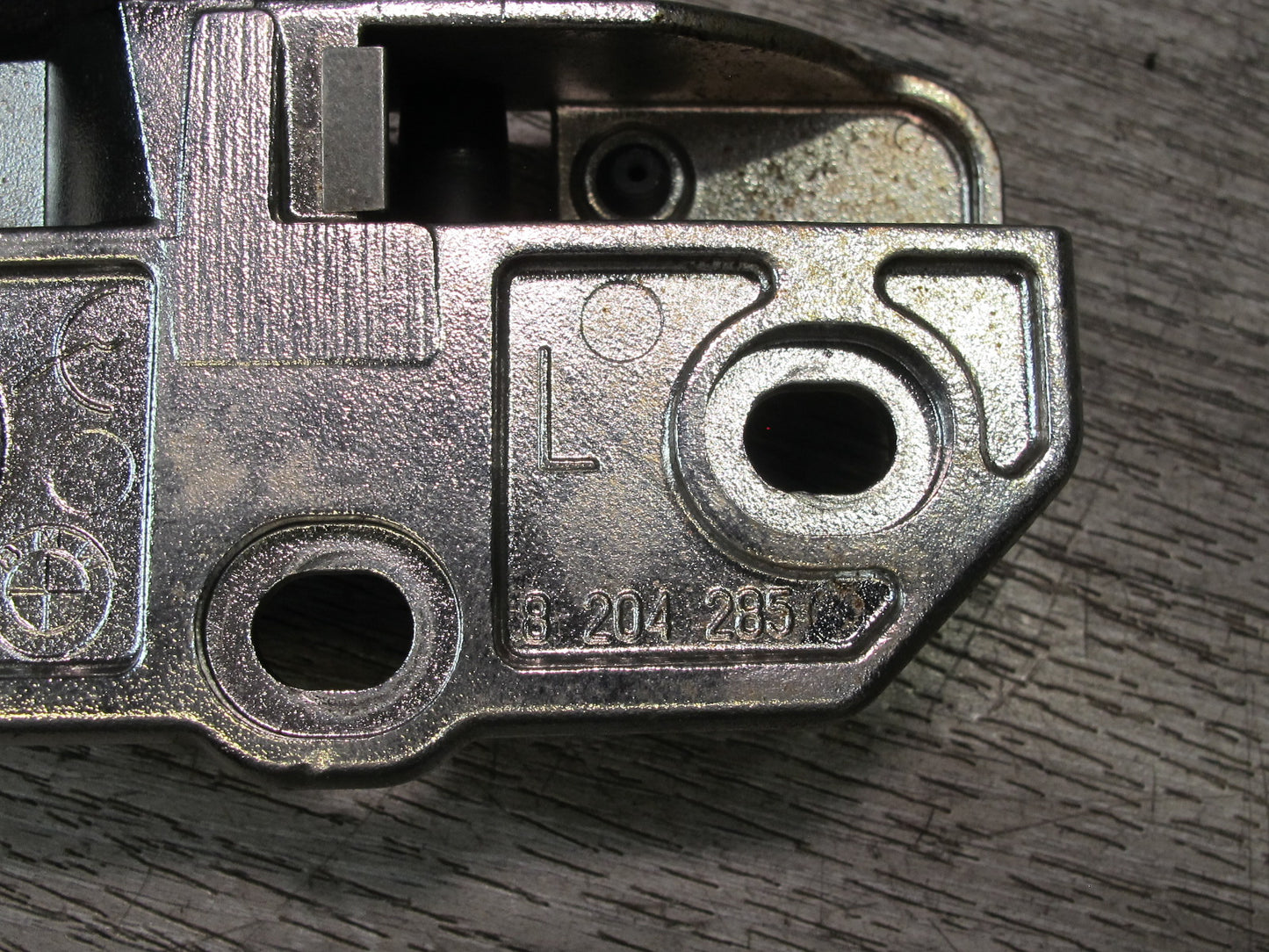 01-06 BMW E46 Convertible Set of 2 TOP Roof Lock Latch Striker Plate OEM