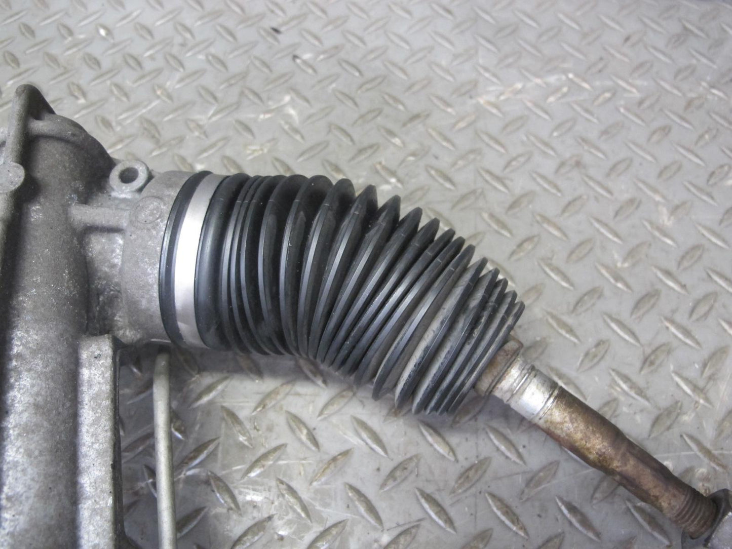 2010-2013 BMW E70 E71 X5M X6M Hydro Power Steering Rack & Pinion 6788972