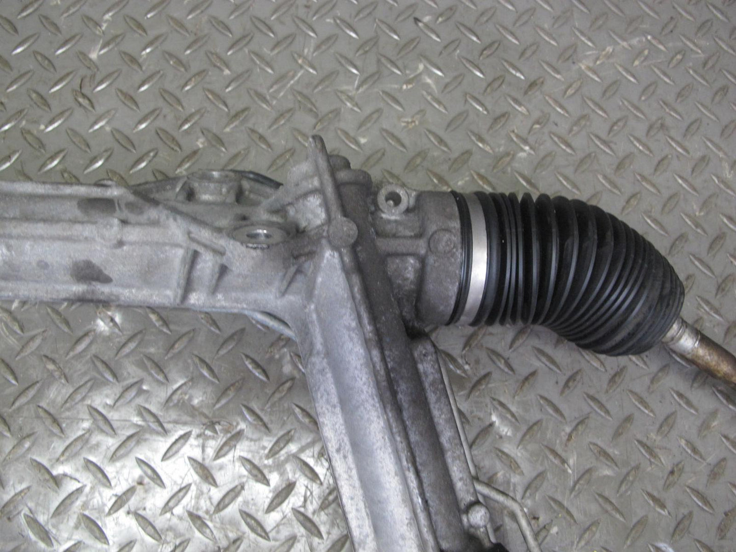 2010-2013 BMW E70 E71 X5M X6M Hydro Power Steering Rack & Pinion 6788972