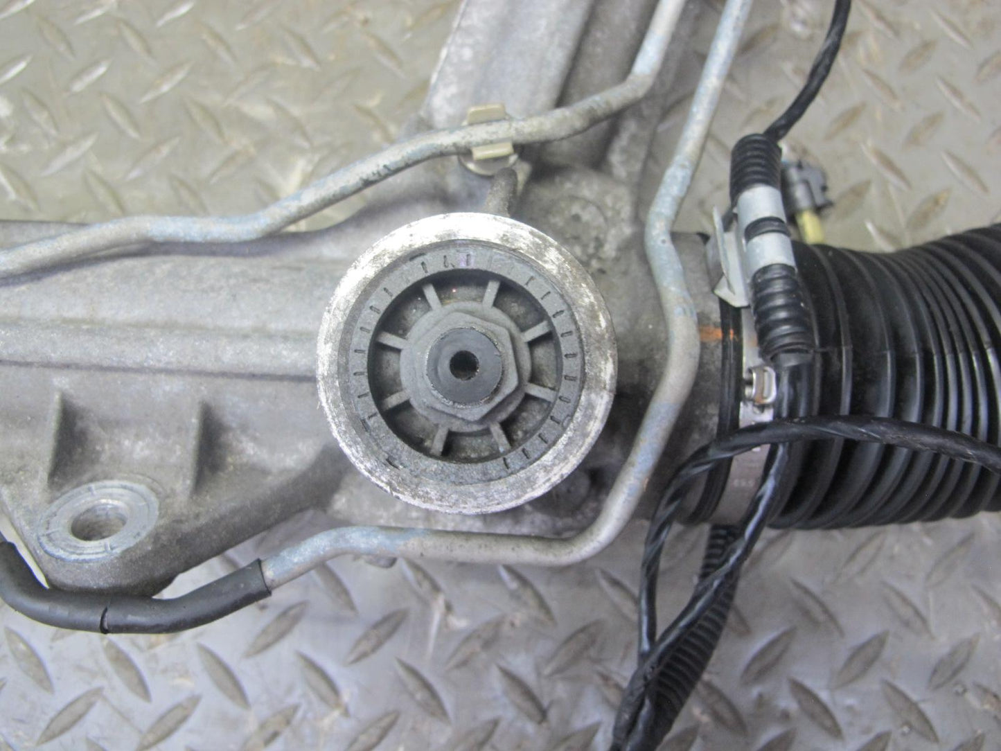 2010-2013 BMW E70 E71 X5M X6M Hydro Power Steering Rack & Pinion 6788972