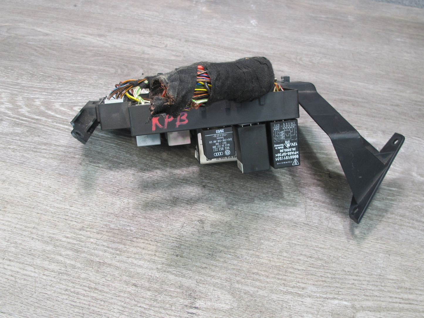 2000-2004 Porsche Boxster 986 Junction Fuse Relay Box Module Unit