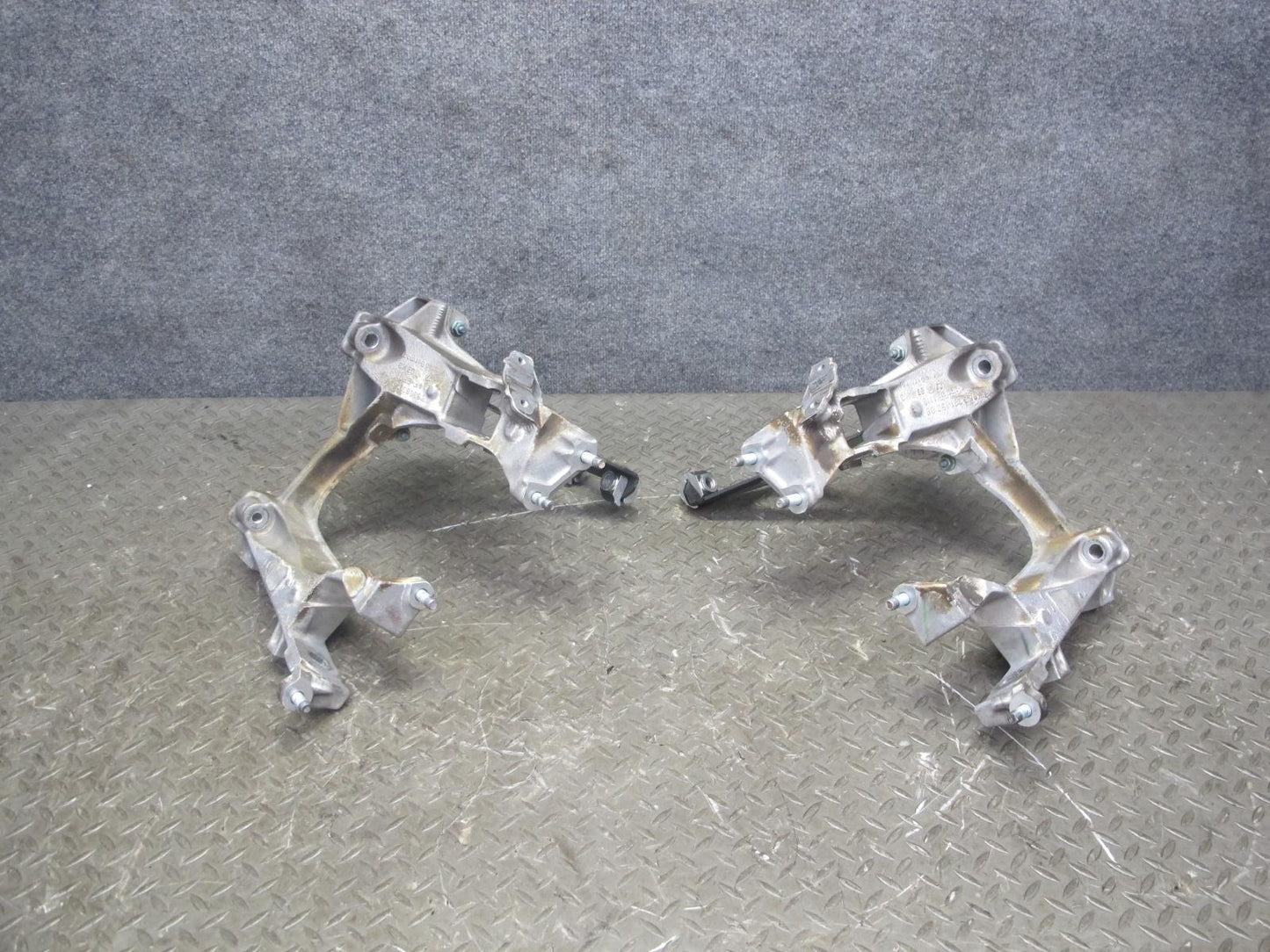 00-04 Porsche Boxster 986 M/T 5 Speed Transmission Subframe Mount Bracket Set