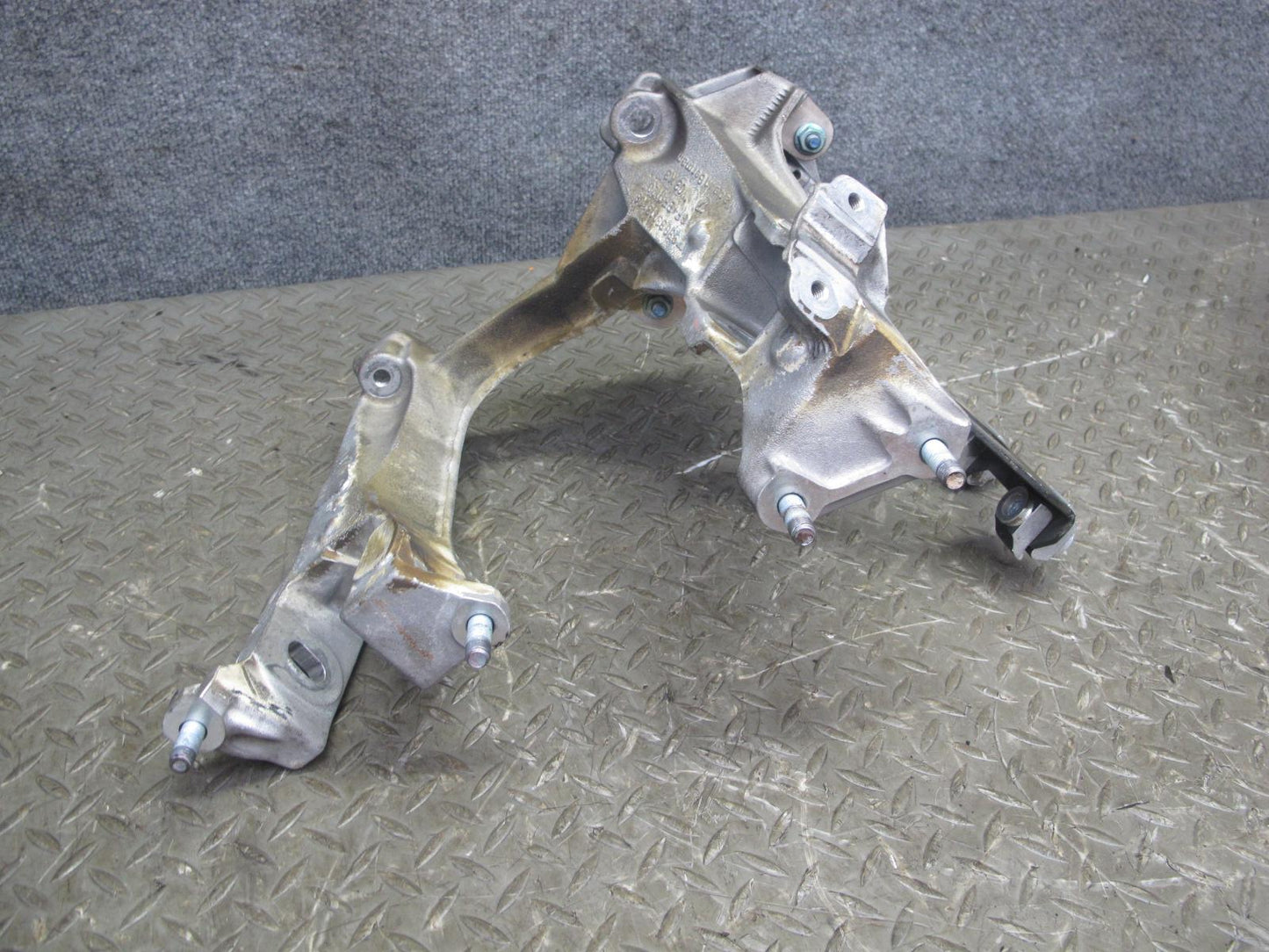 00-04 Porsche Boxster 986 M/T 5 Speed Transmission Subframe Mount Bracket Set