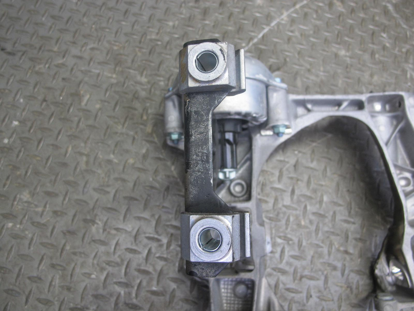 00-04 Porsche Boxster 986 M/T 5 Speed Transmission Subframe Mount Bracket Set