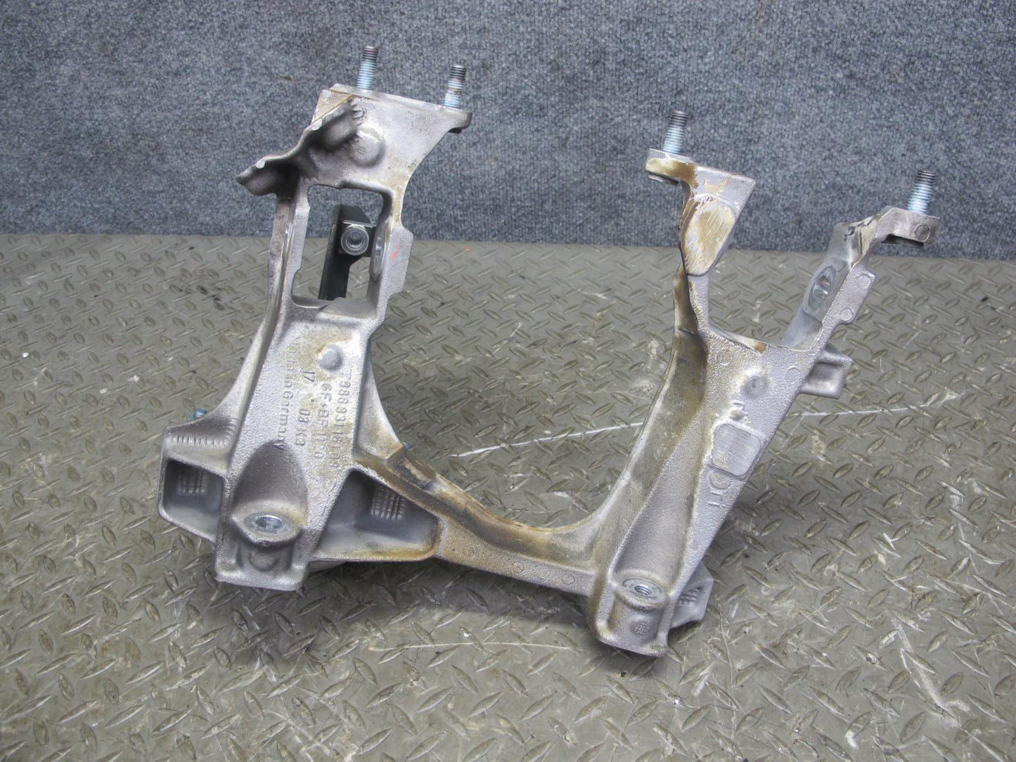 00-04 Porsche Boxster 986 M/T 5 Speed Transmission Subframe Mount Bracket Set