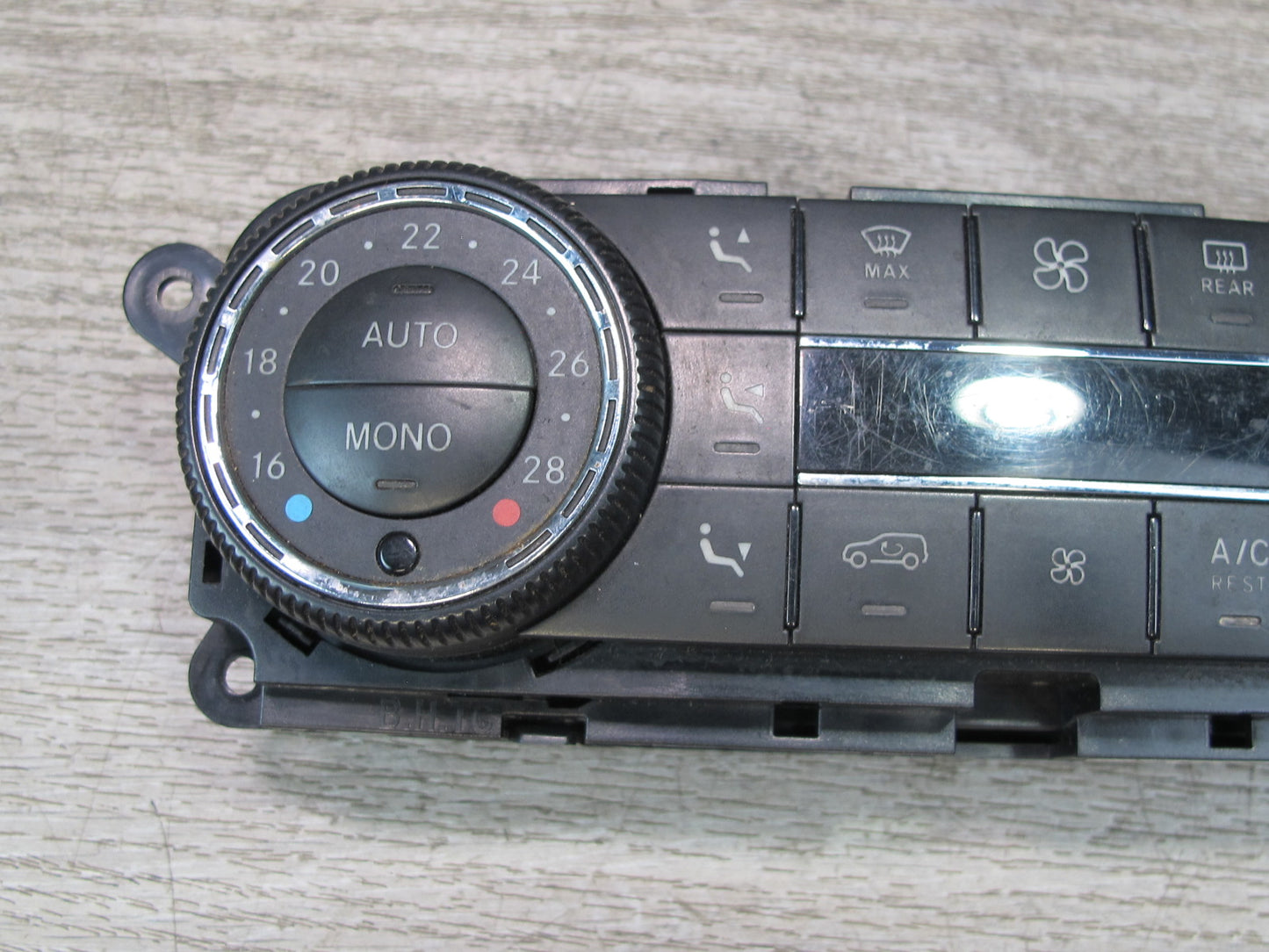 06-11 Mercedes W251 W164 R-class ML63 AMG Front Climate Control Switch Panel OEM