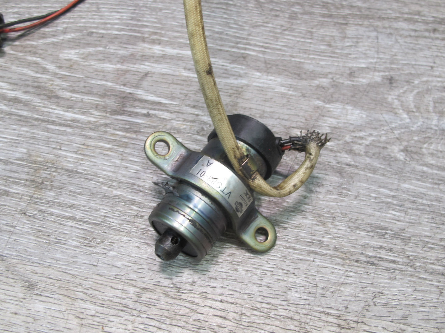 90-96 Nissan Z32 300ZX VG30DE N-vtc Camshaft Solenoid Actuator w Wire OEM
