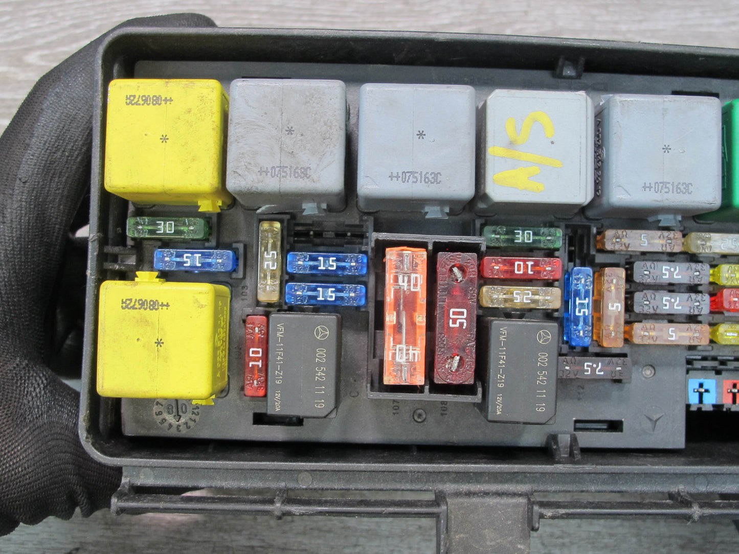 06-11 Mercedes W164 Ml-class Underhood Relay Fuse Box OEM