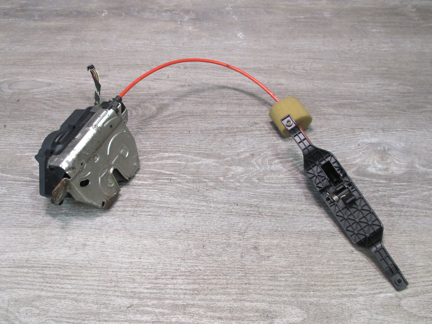 06-11 Mercedes W164 ML Rear Trunk Lid Lock Latch Actuator w Lock Mechanism OEM