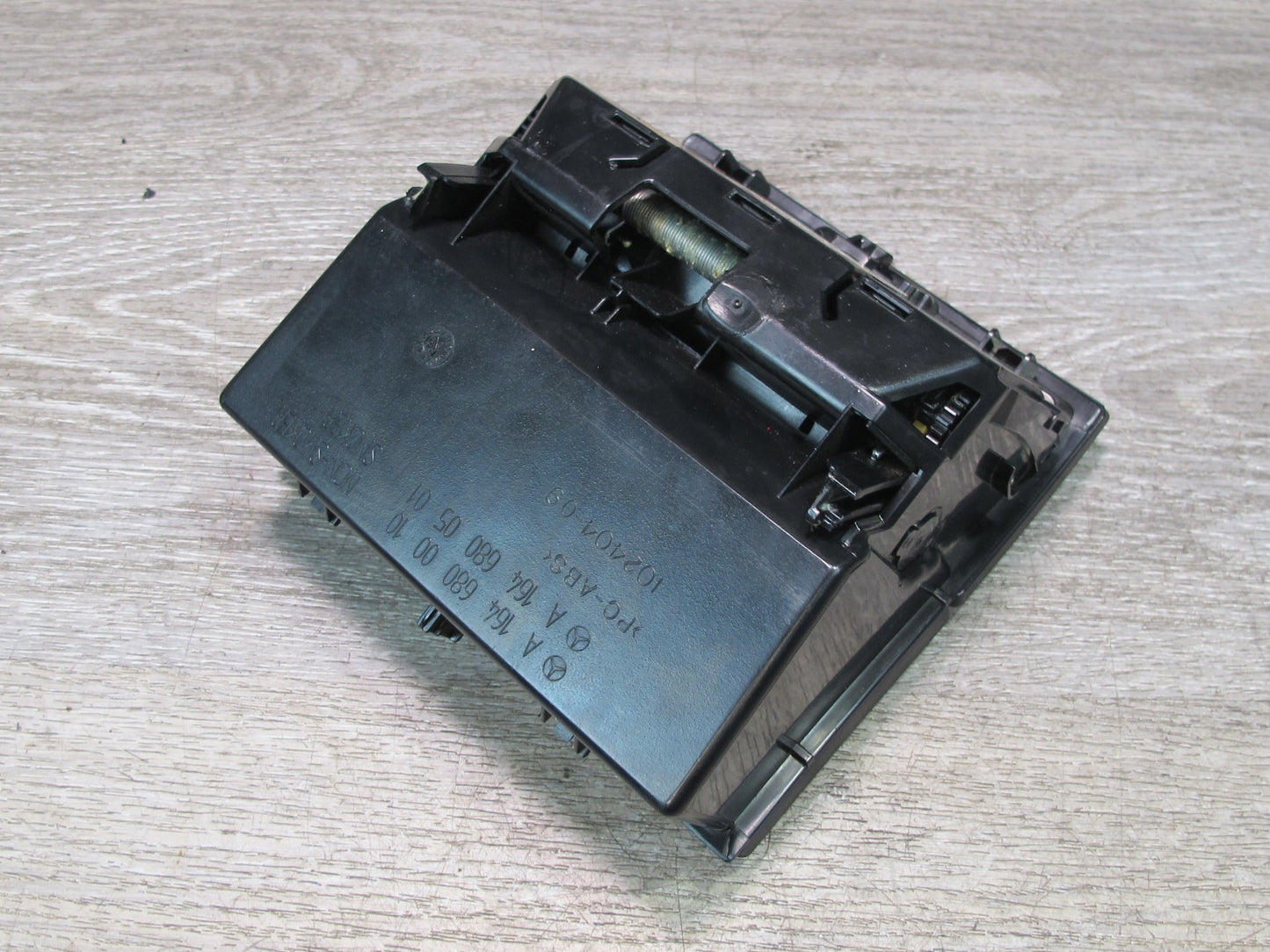06-11 Mercedes W164 Ml-class Rear Center Console Storage Tray 1646800510 OEM