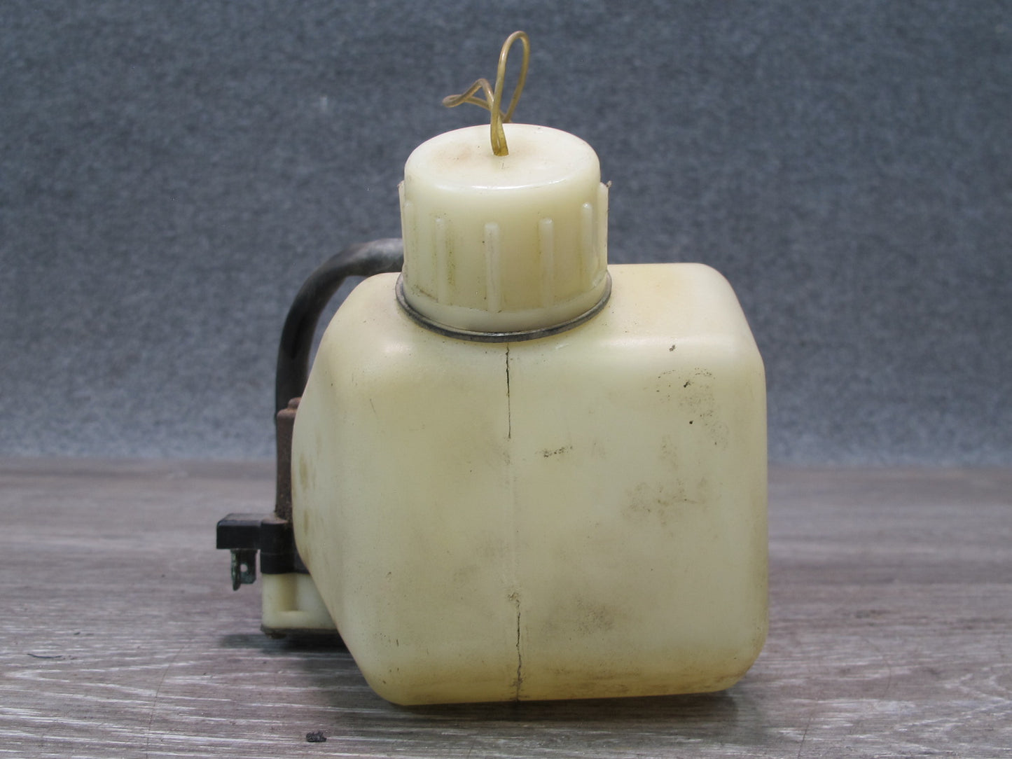 84-85 Mazda RX7 FB Sub Zero Starting Assist Fluid Reservoir Tank w Pump OEM
