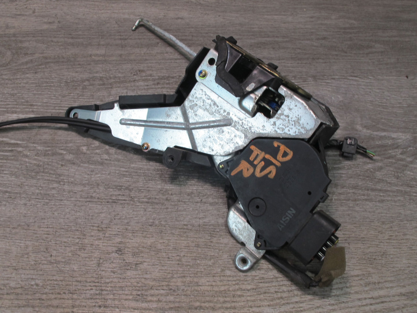 04-05 Lexus JCE10L IS300 Front Right Door Lock Latch Actuator w Handle OEM
