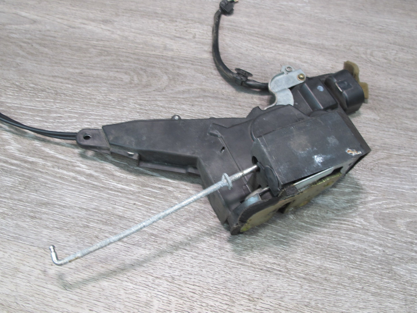 04-05 Lexus JCE10L IS300 Front Right Door Lock Latch Actuator w Handle OEM