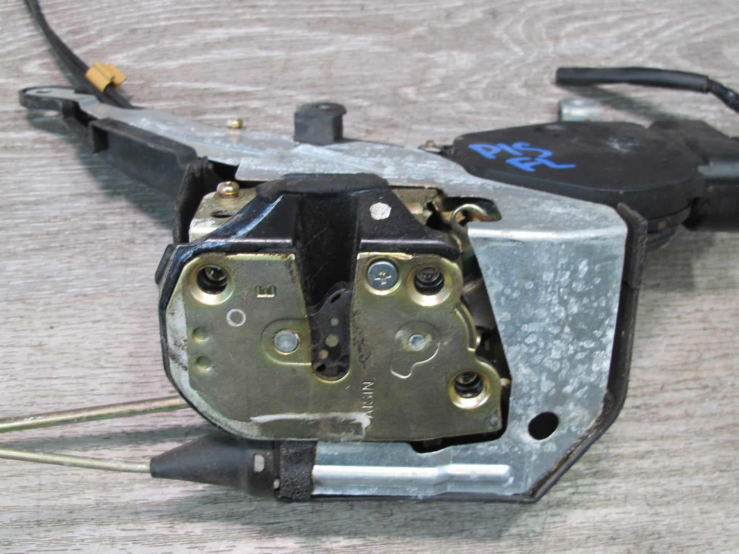 04-05 Lexus JCE10L IS300 Front Left Door Lock Latch Actuator w Handle OEM