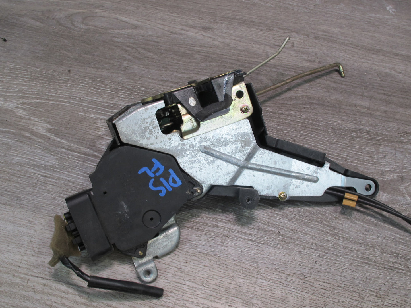 04-05 Lexus JCE10L IS300 Front Left Door Lock Latch Actuator w Handle OEM