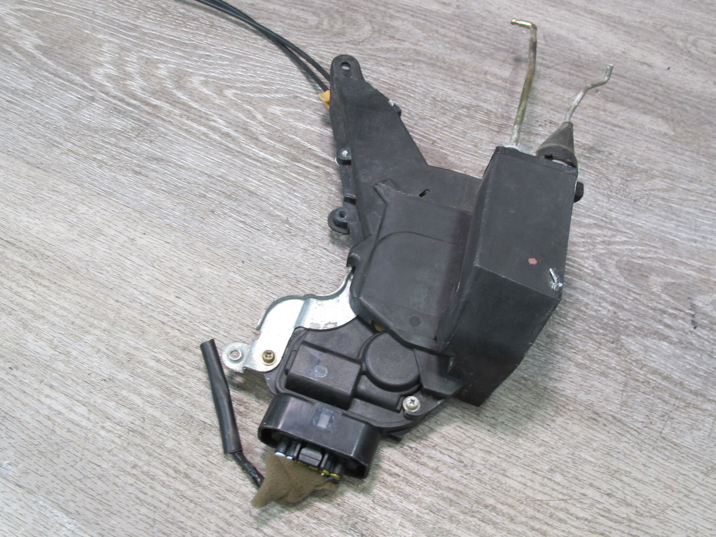 04-05 Lexus JCE10L IS300 Front Left Door Lock Latch Actuator w Handle OEM